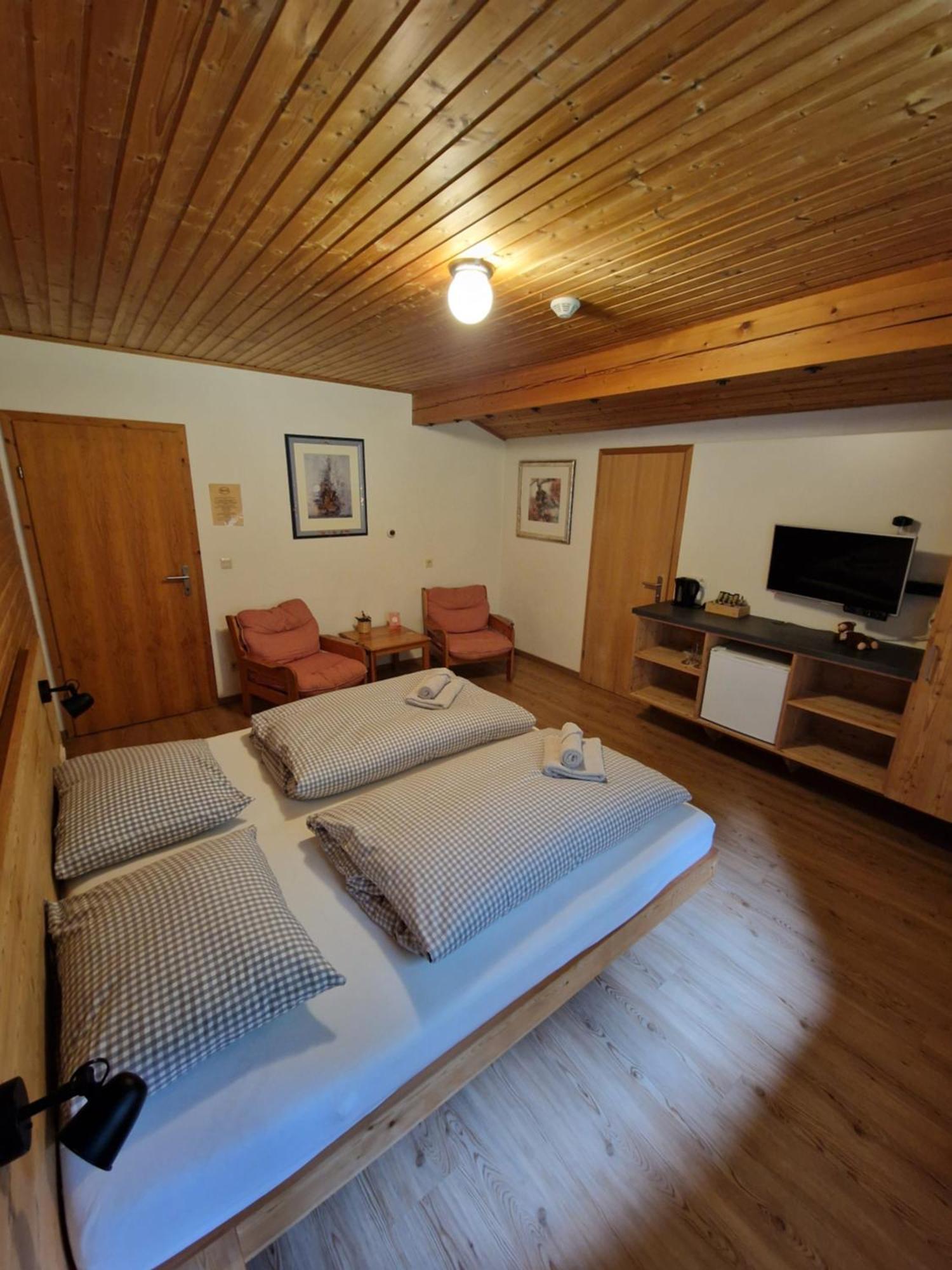 ロイタシュ Garni Baerenwirt Bed & Breakfast エクステリア 写真