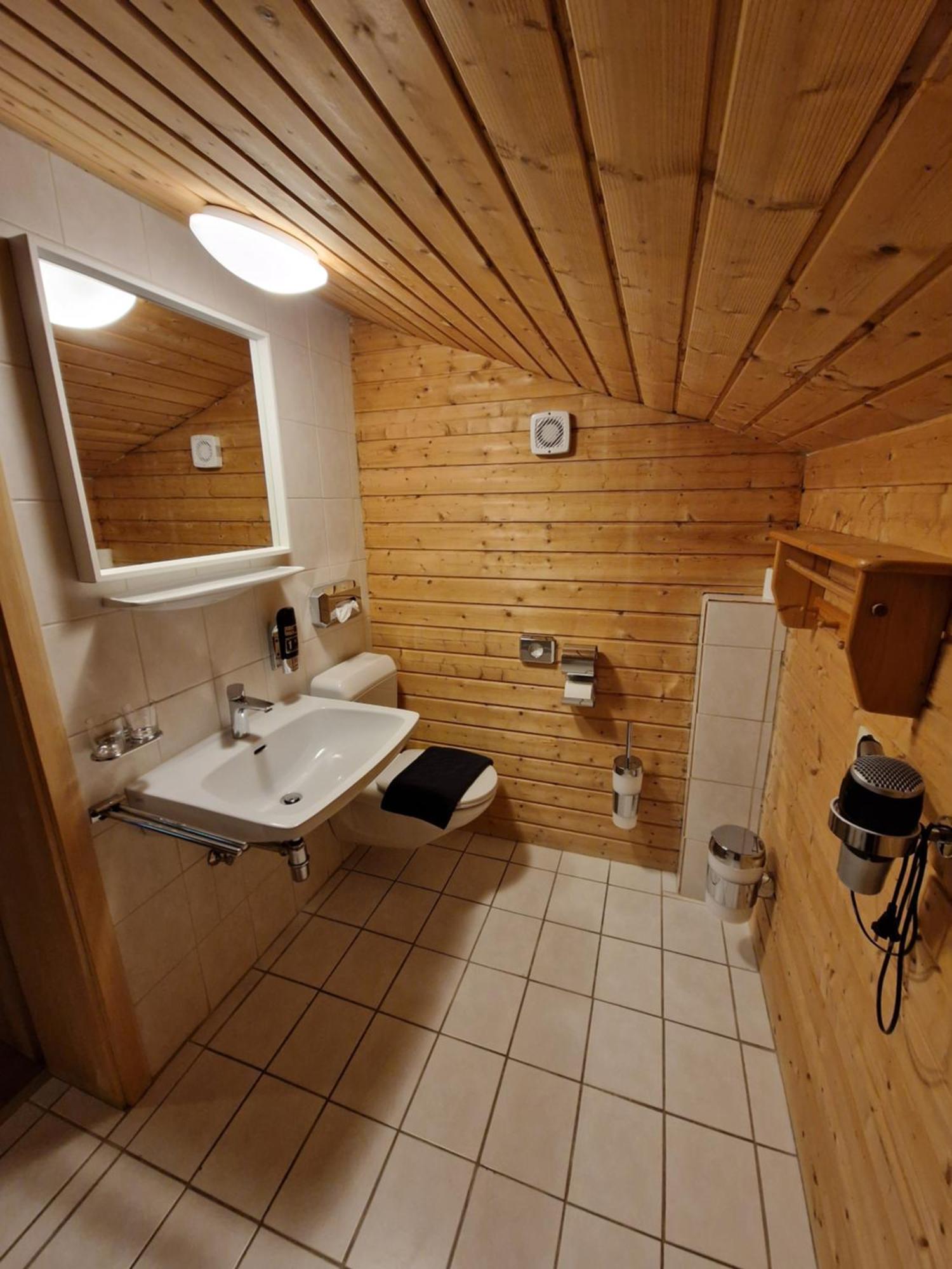 ロイタシュ Garni Baerenwirt Bed & Breakfast エクステリア 写真