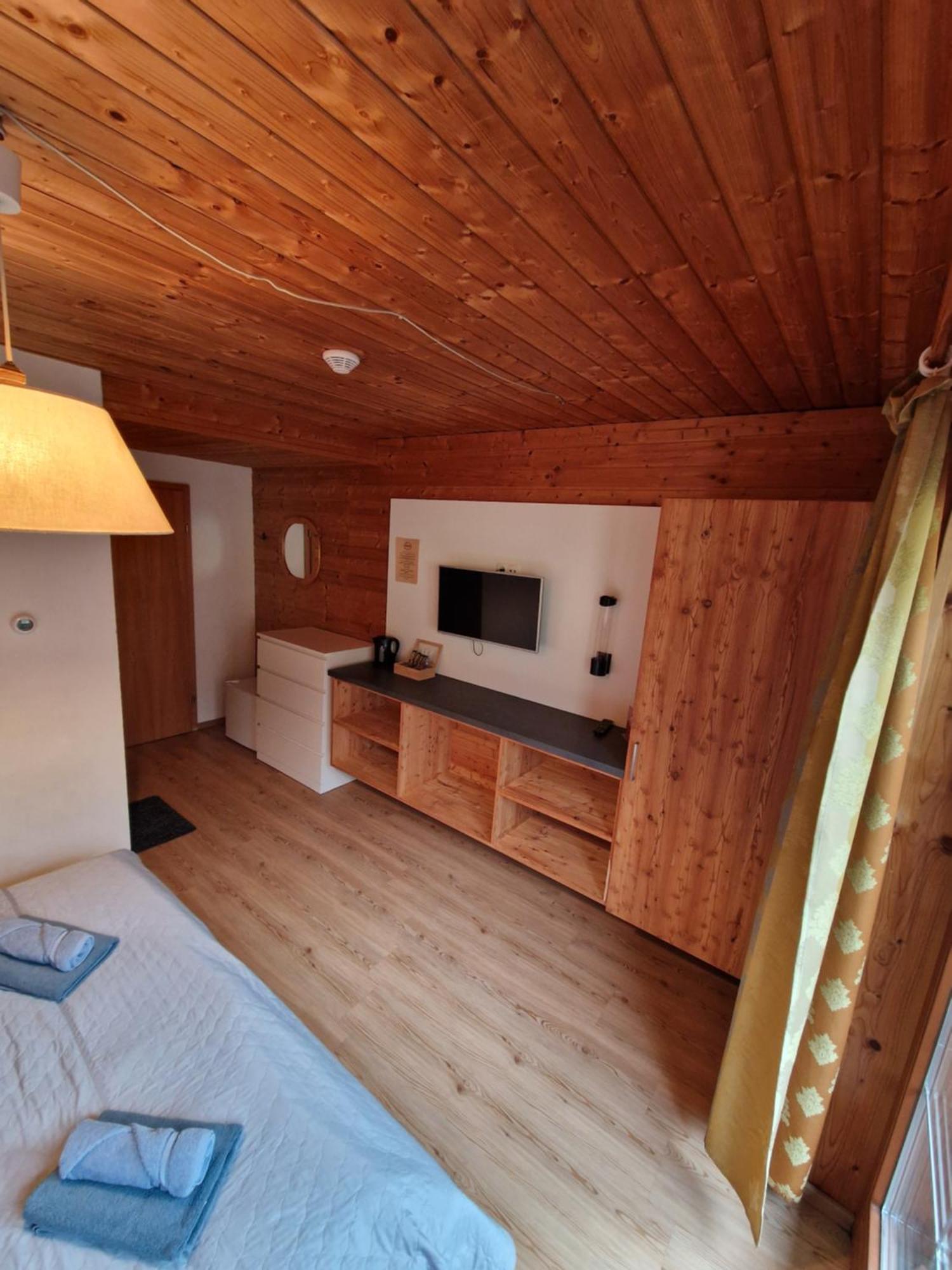 ロイタシュ Garni Baerenwirt Bed & Breakfast エクステリア 写真