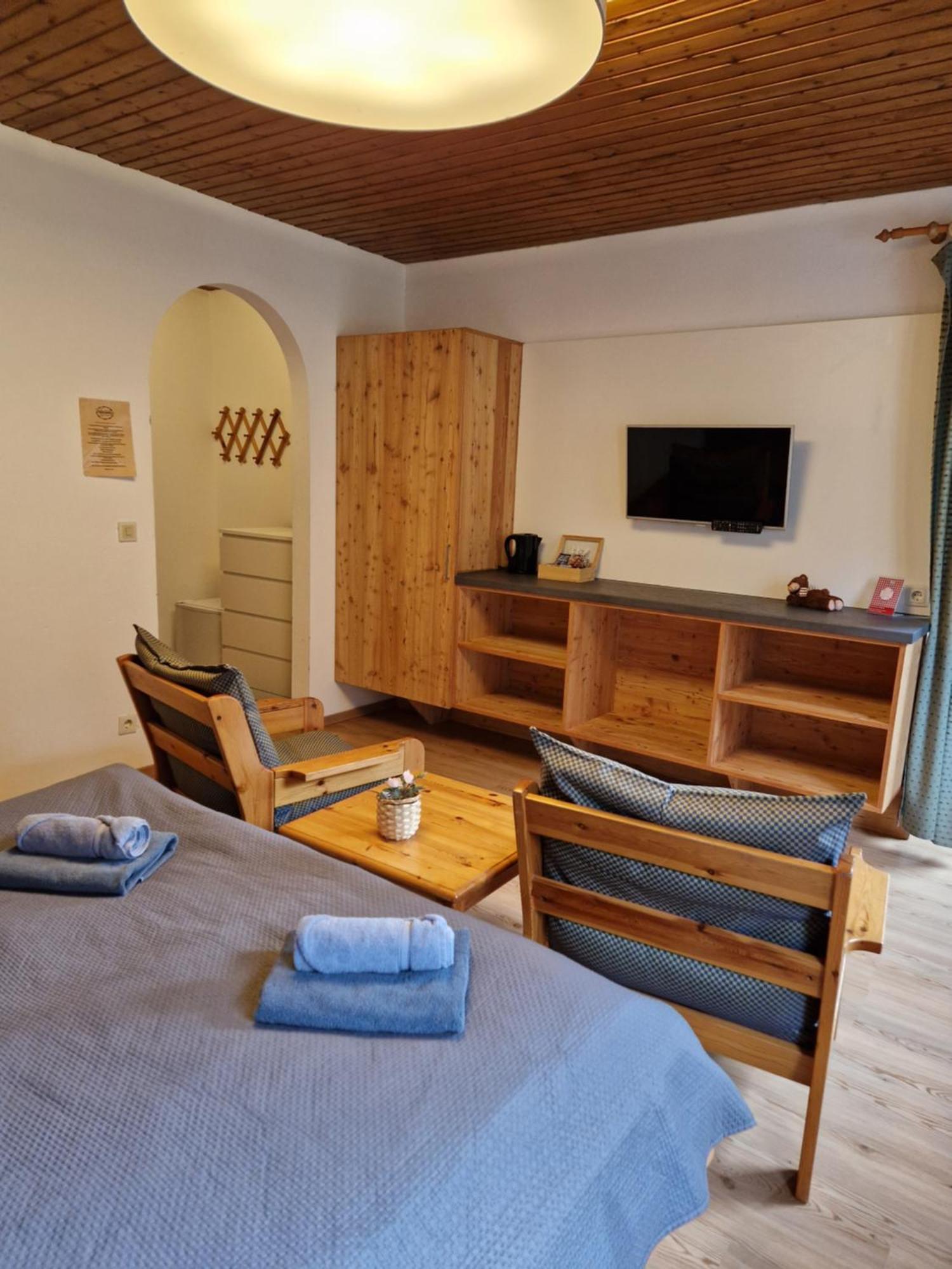ロイタシュ Garni Baerenwirt Bed & Breakfast エクステリア 写真