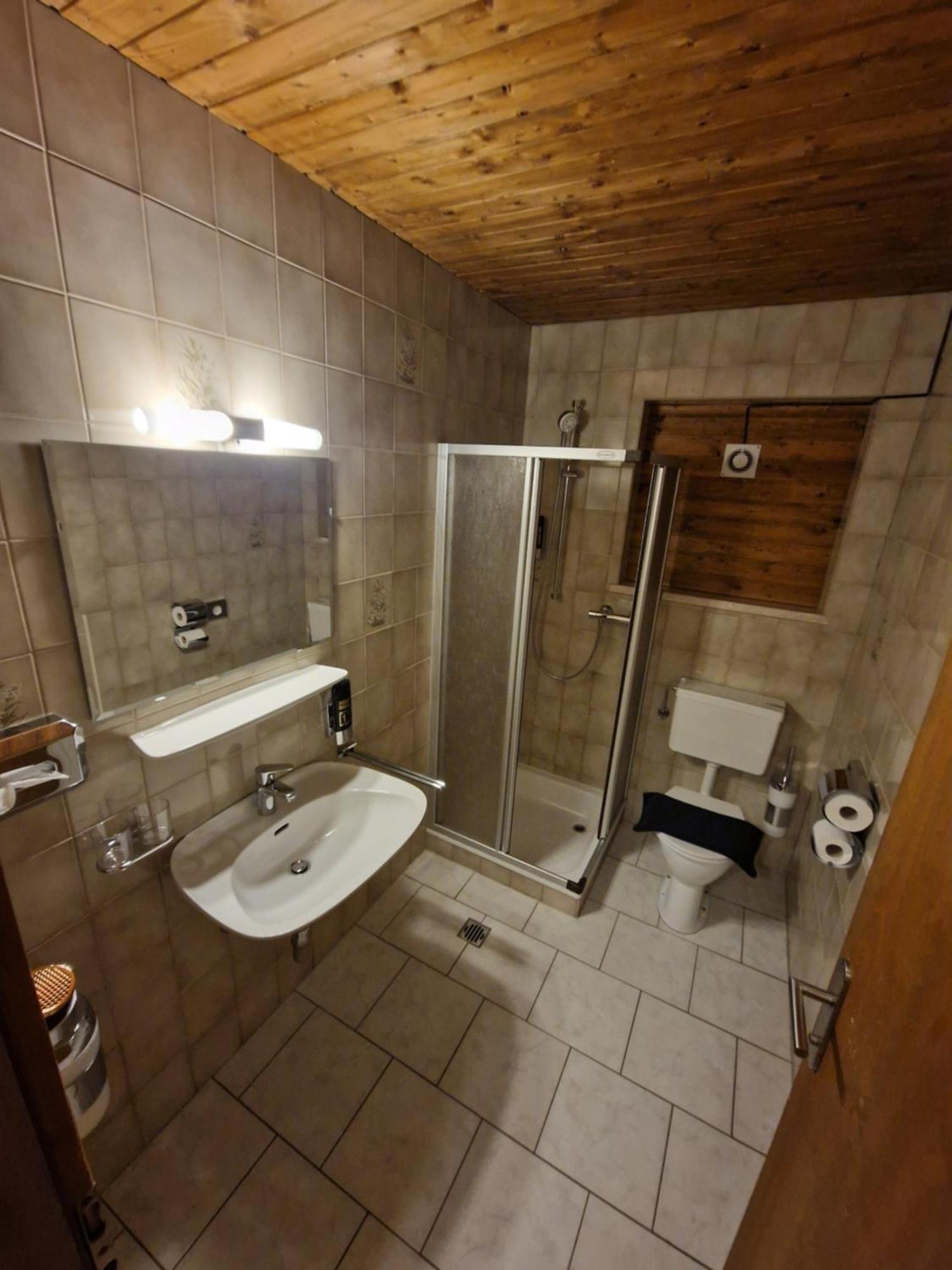 ロイタシュ Garni Baerenwirt Bed & Breakfast エクステリア 写真