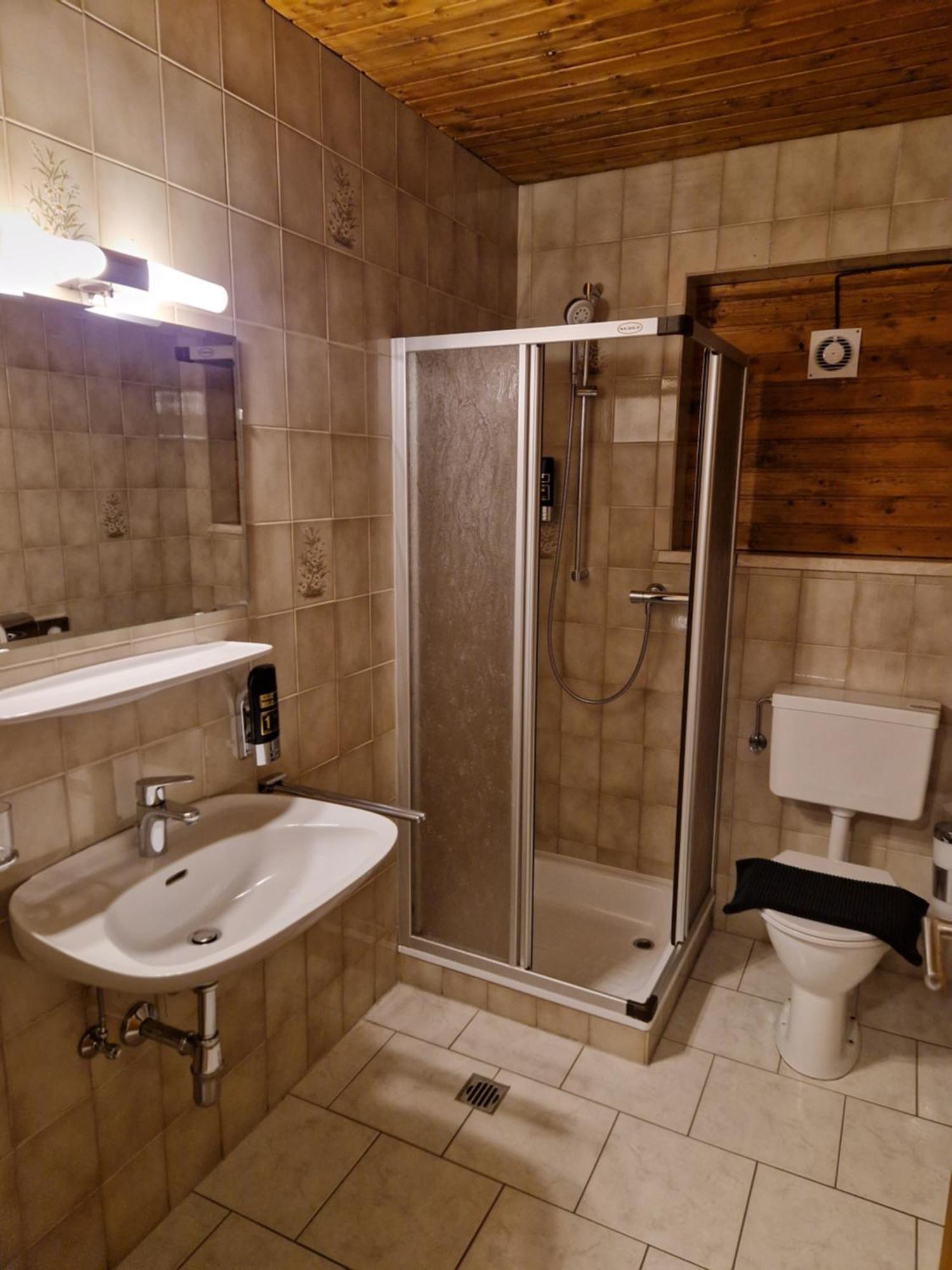 ロイタシュ Garni Baerenwirt Bed & Breakfast エクステリア 写真
